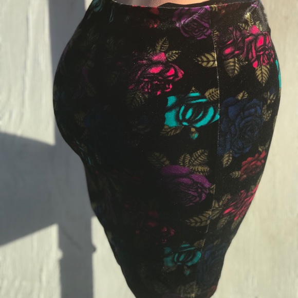 Betsey Johnson vintage Black velvet gothic rose mini skirt boho gypsy glam doll
